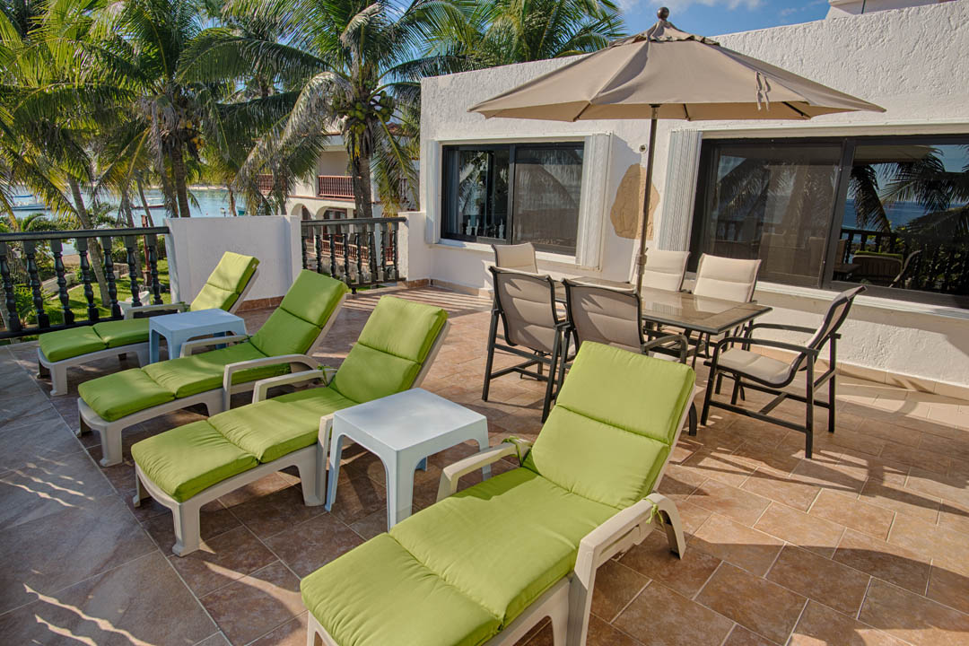 Cannon House Patio Lounge Chairs